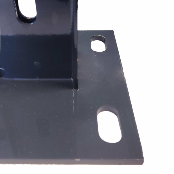 détail platine pour poteau aluminium